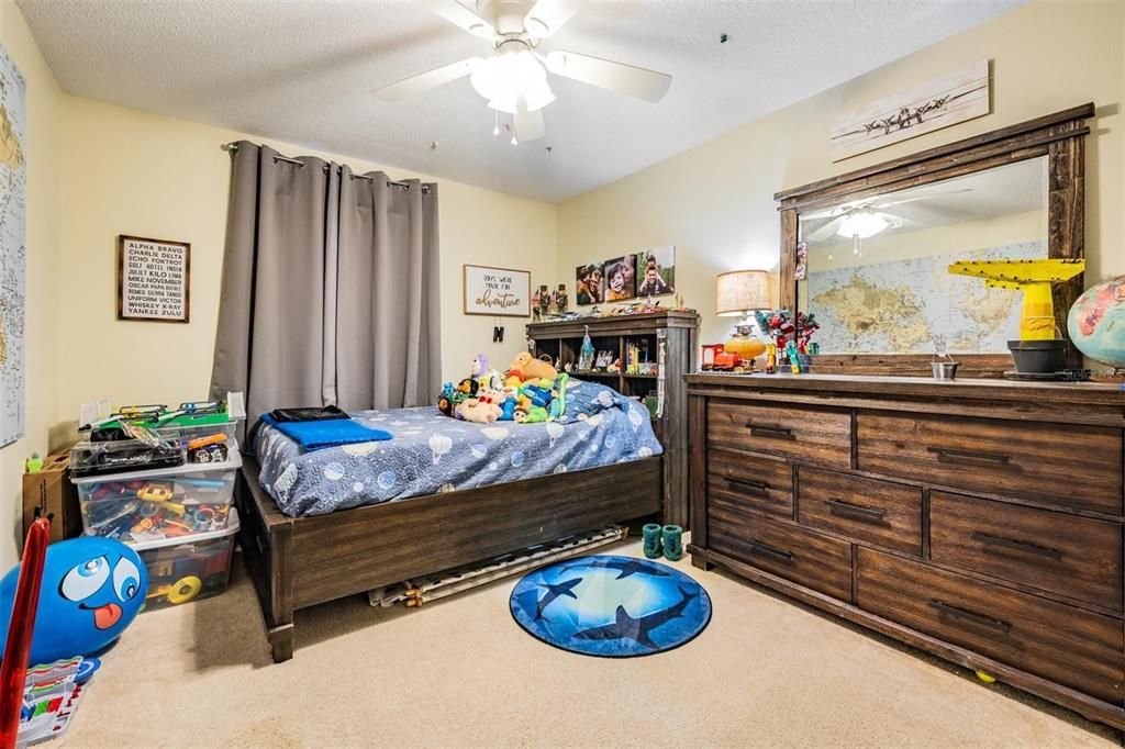 For Sale: $285,000 (3 beds, 2 baths, 1880 Square Feet)