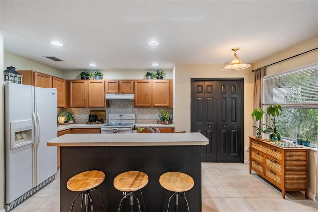 For Sale: $285,000 (3 beds, 2 baths, 1880 Square Feet)