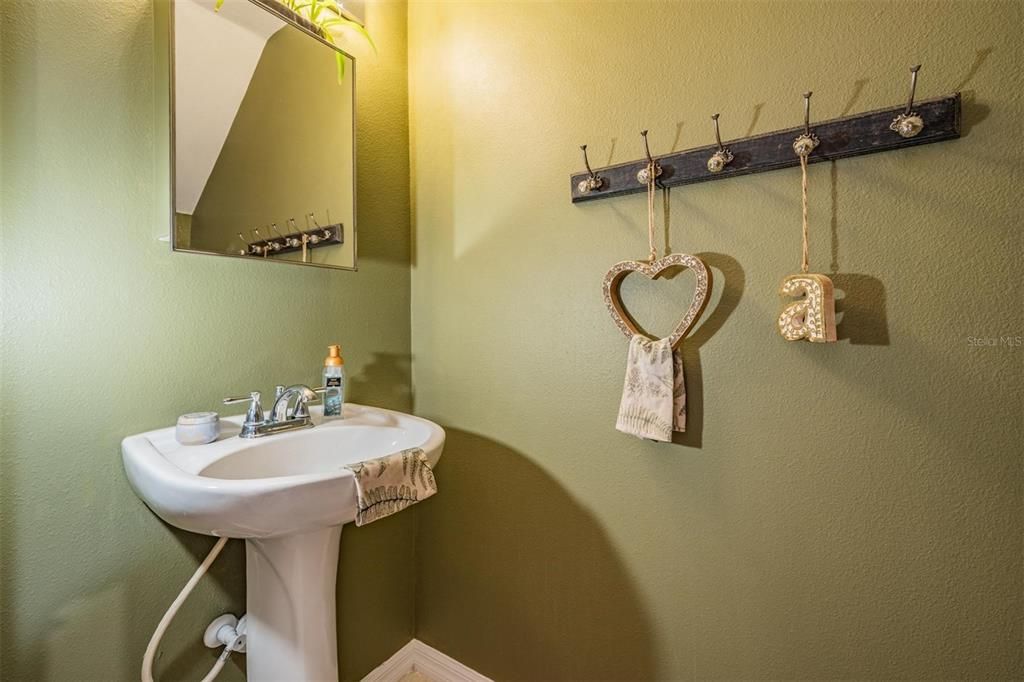 For Sale: $285,000 (3 beds, 2 baths, 1880 Square Feet)