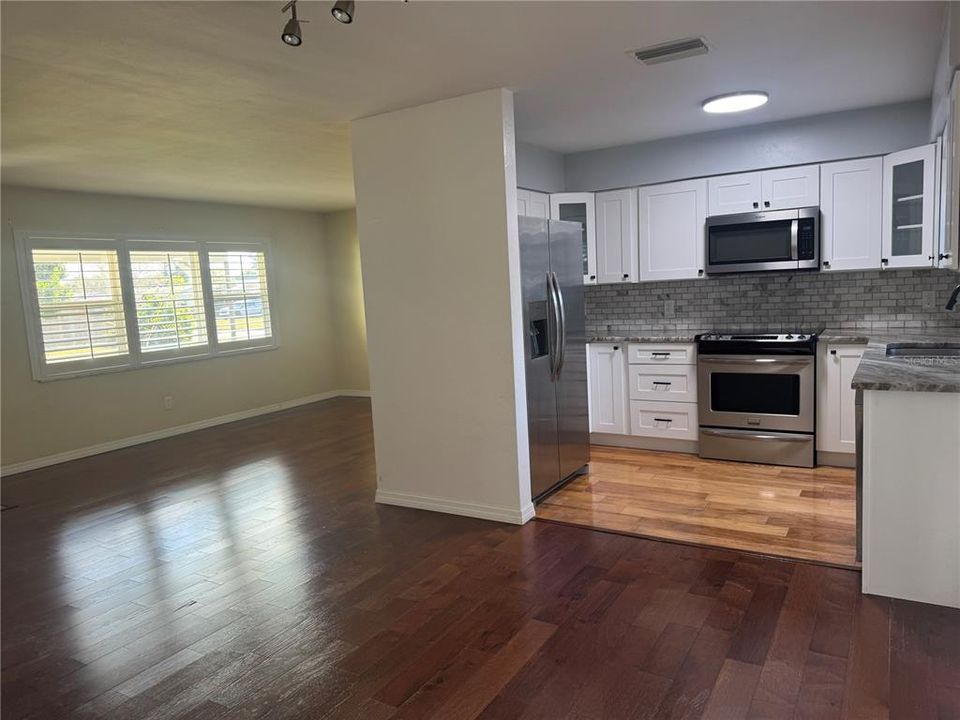 For Sale: $450,000 (3 beds, 2 baths, 1170 Square Feet)