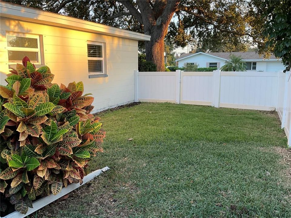 For Sale: $450,000 (3 beds, 2 baths, 1170 Square Feet)