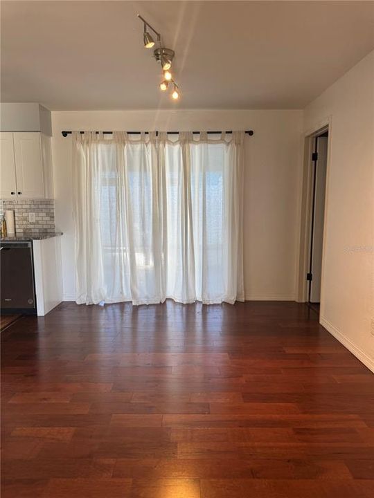 For Sale: $450,000 (3 beds, 2 baths, 1170 Square Feet)