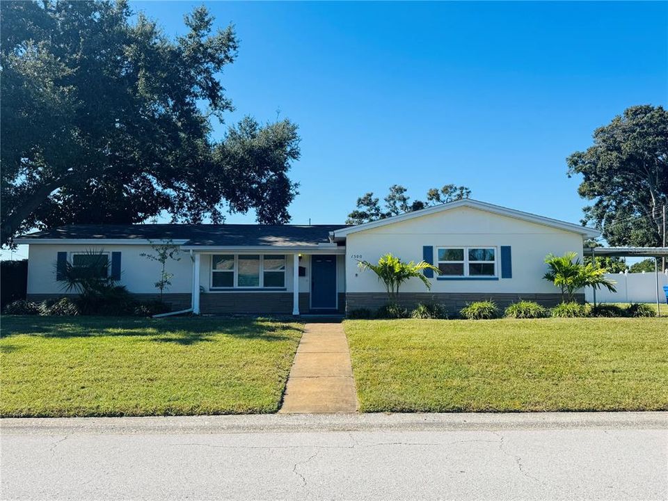 For Sale: $450,000 (3 beds, 2 baths, 1170 Square Feet)