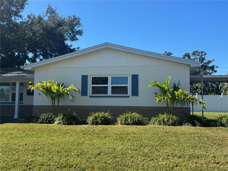 For Sale: $450,000 (3 beds, 2 baths, 1170 Square Feet)