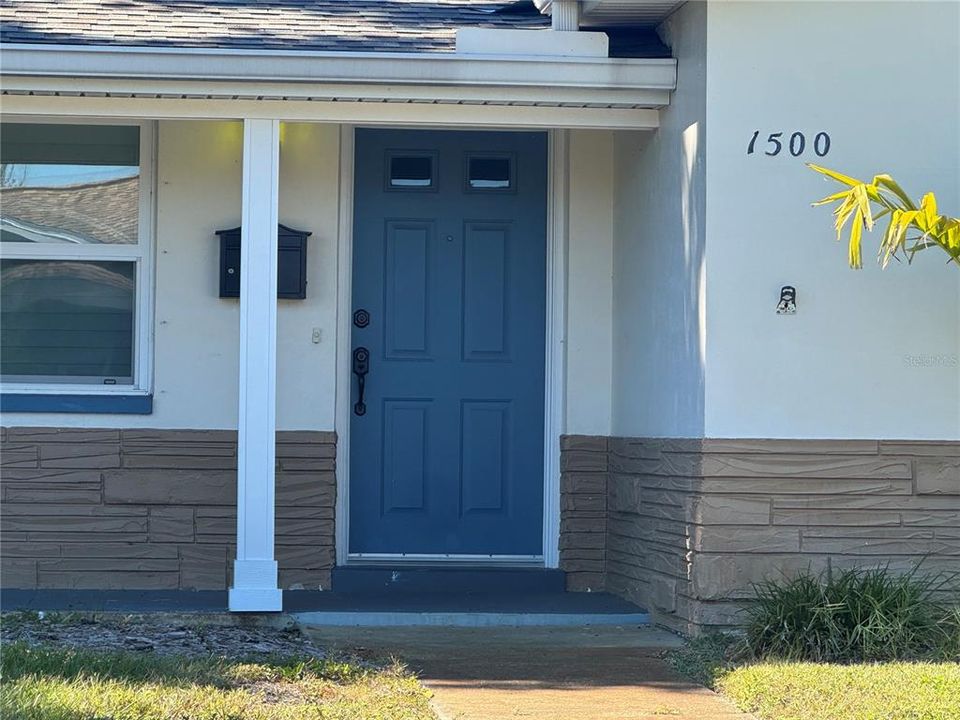 For Sale: $450,000 (3 beds, 2 baths, 1170 Square Feet)