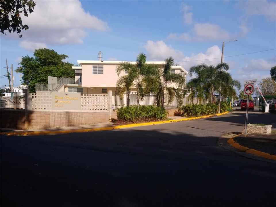 Recientemente alquilado: $900 (1 camas, 1 baños, 600 Pies cuadrados)