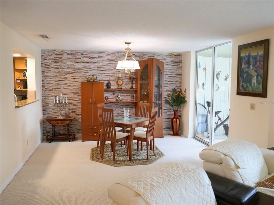 En Venta: $260,000 (2 camas, 2 baños, 1341 Pies cuadrados)