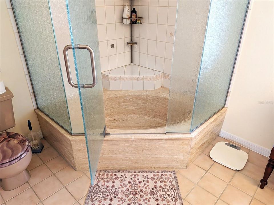 En Venta: $260,000 (2 camas, 2 baños, 1341 Pies cuadrados)