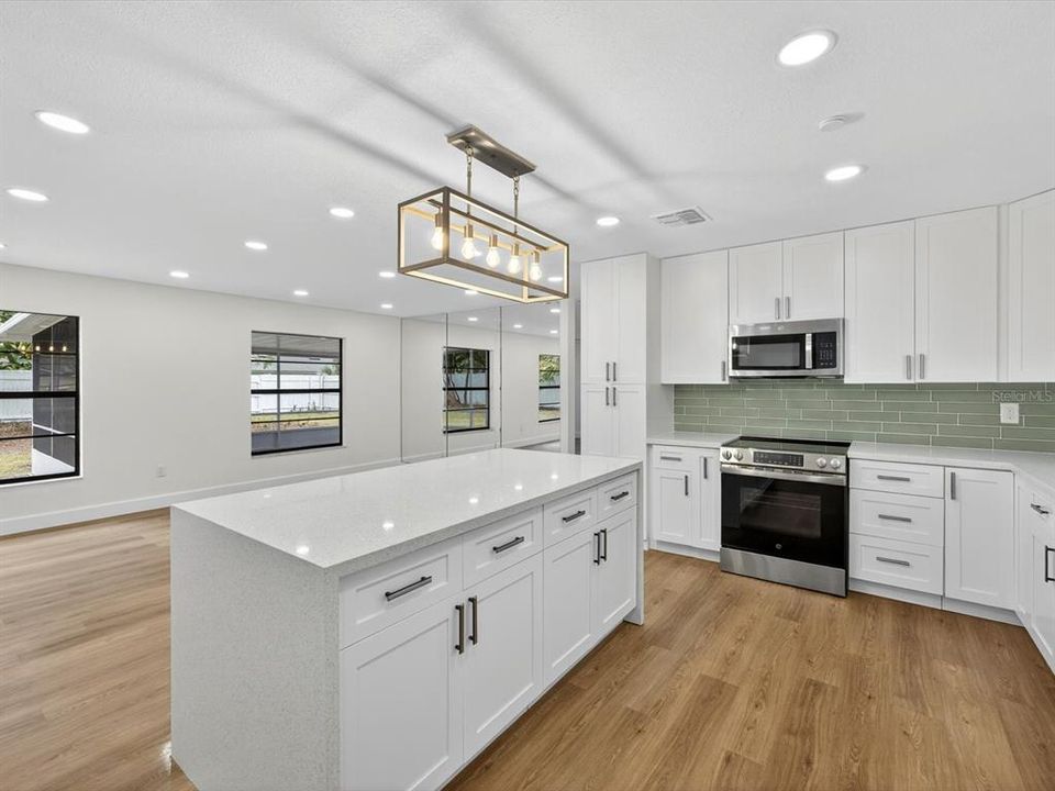 Activo con contrato: $428,000 (3 camas, 2 baños, 1529 Pies cuadrados)