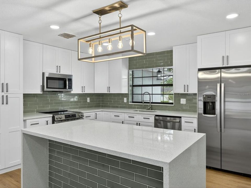 Activo con contrato: $428,000 (3 camas, 2 baños, 1529 Pies cuadrados)