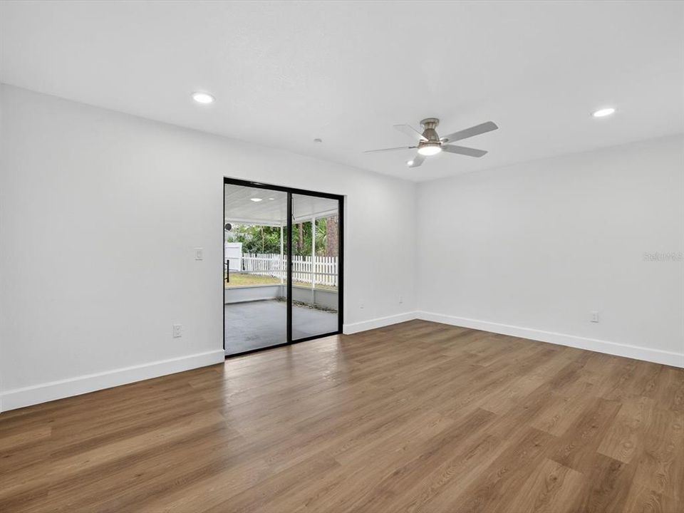 Activo con contrato: $428,000 (3 camas, 2 baños, 1529 Pies cuadrados)