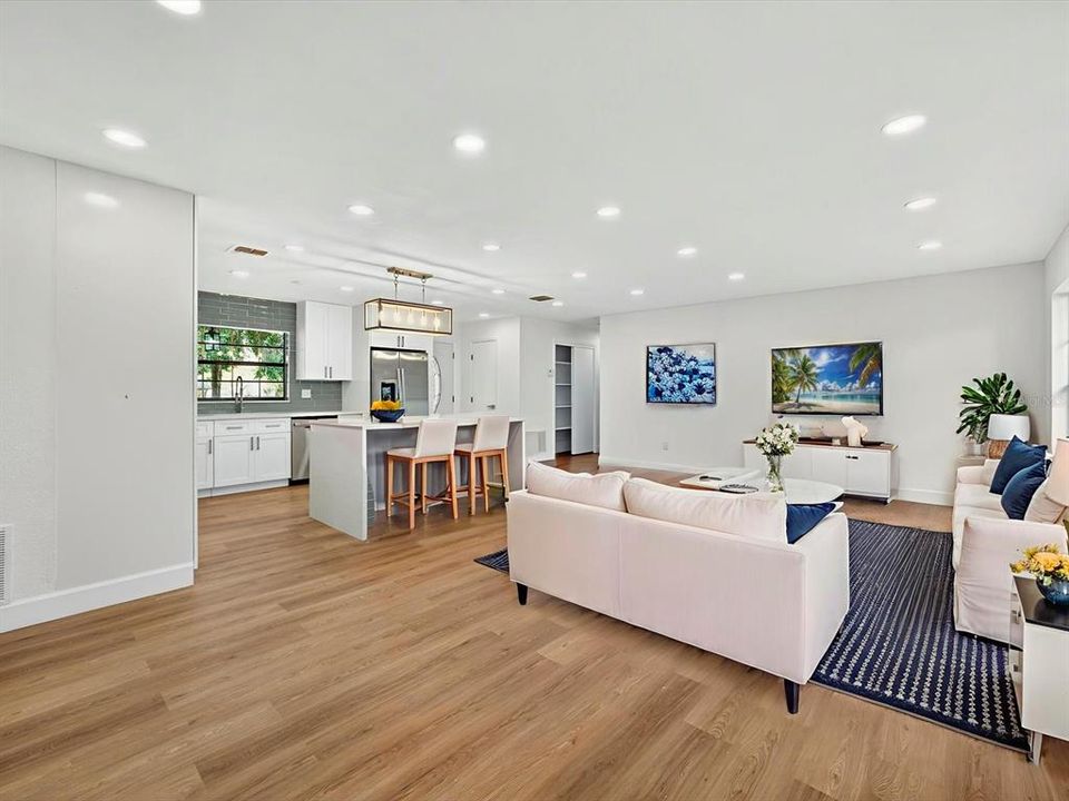 Activo con contrato: $428,000 (3 camas, 2 baños, 1529 Pies cuadrados)