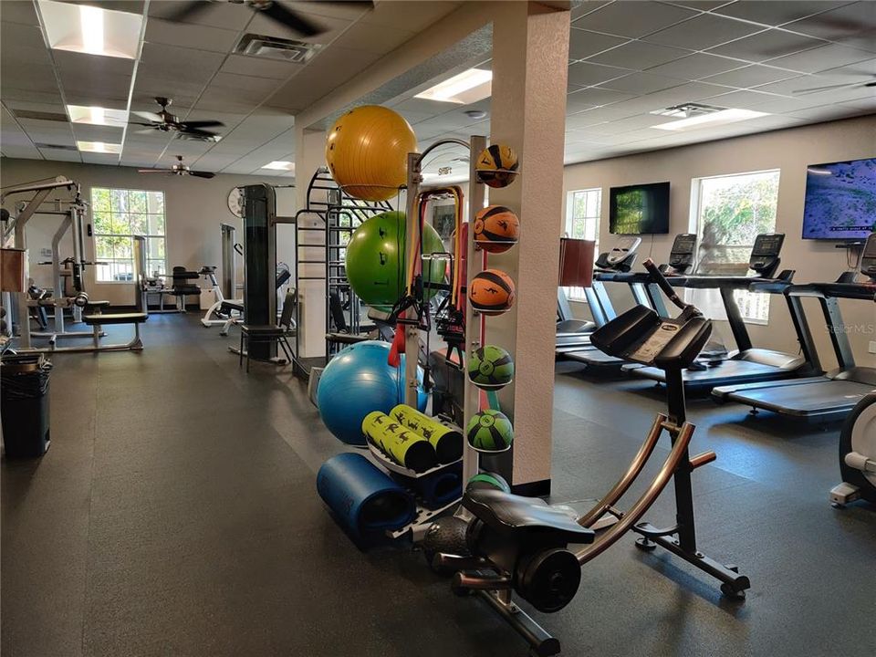 For Rent: $2,600 (3 beds, 2 baths, 1777 Square Feet)