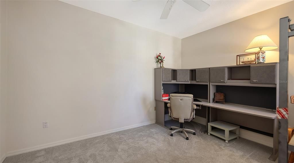 Под контрактом: $459,000 (3 спален, 2 ванн, 1951 Квадратных фут)