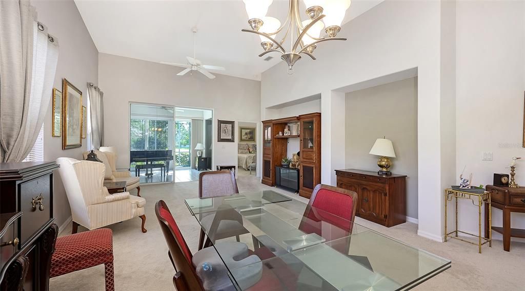 Под контрактом: $459,000 (3 спален, 2 ванн, 1951 Квадратных фут)