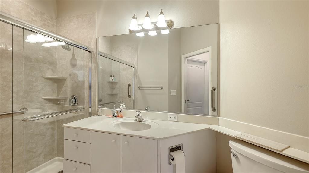 Под контрактом: $459,000 (3 спален, 2 ванн, 1951 Квадратных фут)