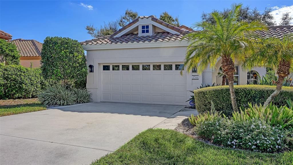 Под контрактом: $459,000 (3 спален, 2 ванн, 1951 Квадратных фут)