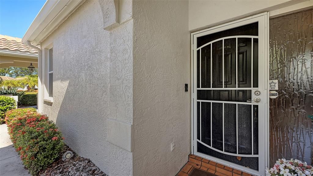 Под контрактом: $459,000 (3 спален, 2 ванн, 1951 Квадратных фут)