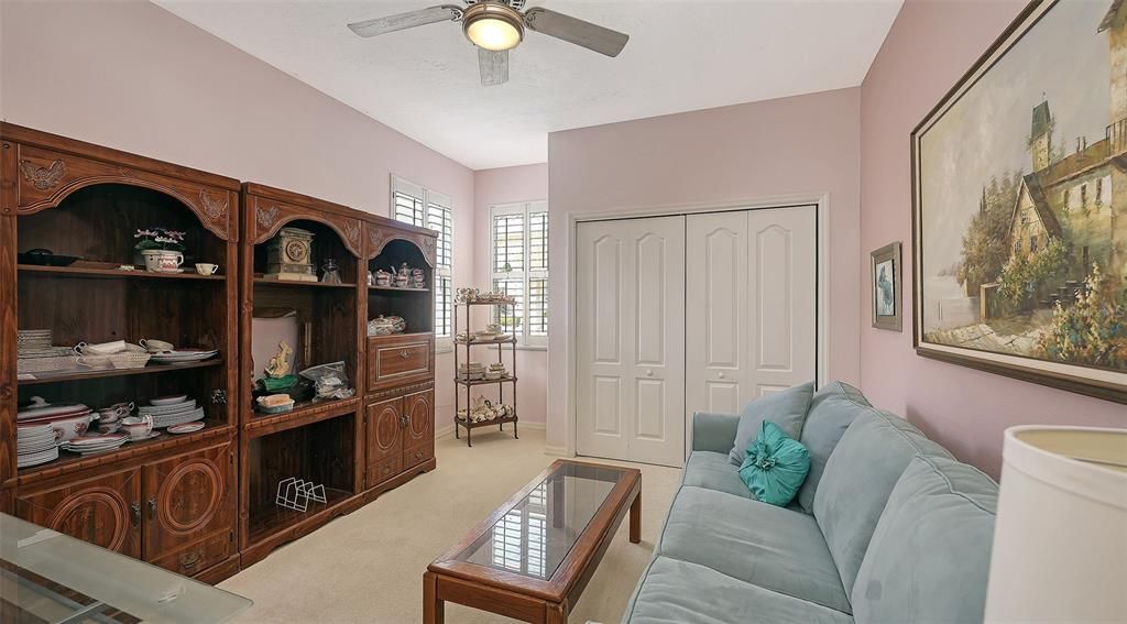 Под контрактом: $459,000 (3 спален, 2 ванн, 1951 Квадратных фут)