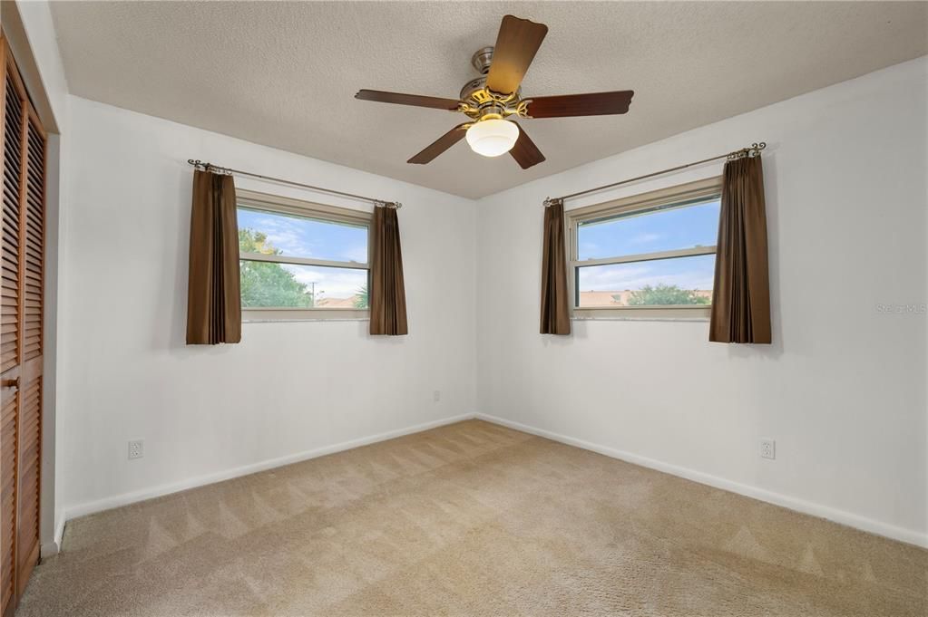 待售: $269,000 (2 贝兹, 2 浴室, 1352 平方英尺)