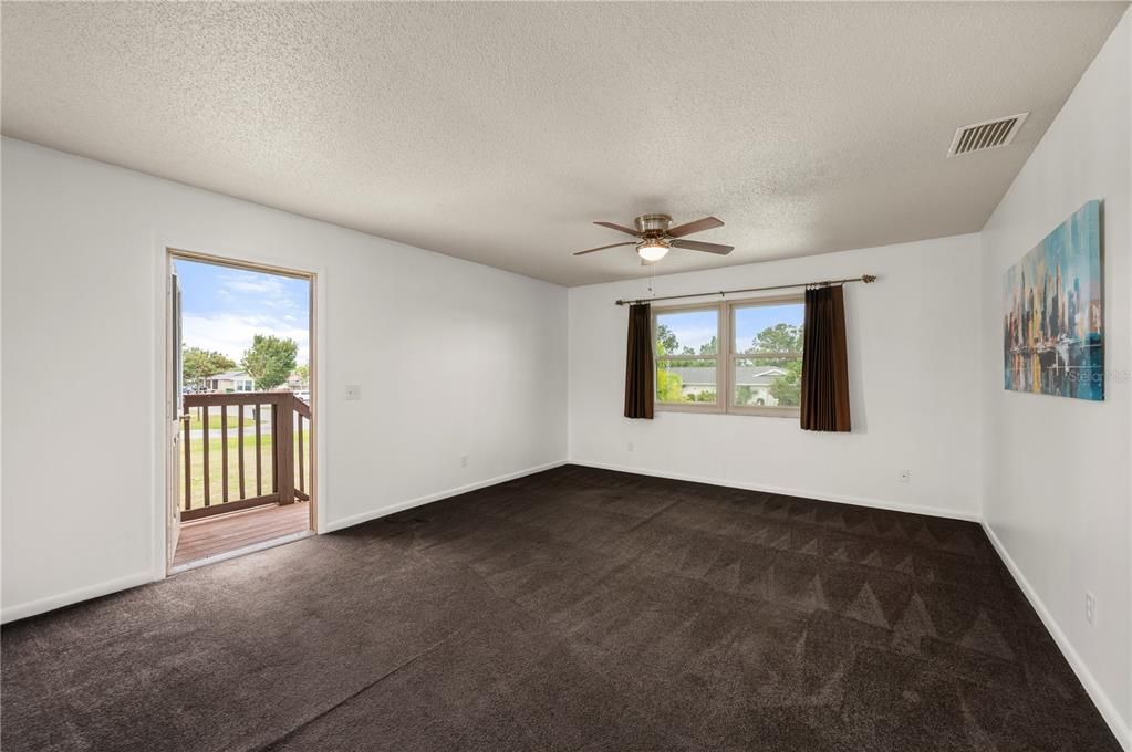 待售: $269,000 (2 贝兹, 2 浴室, 1352 平方英尺)