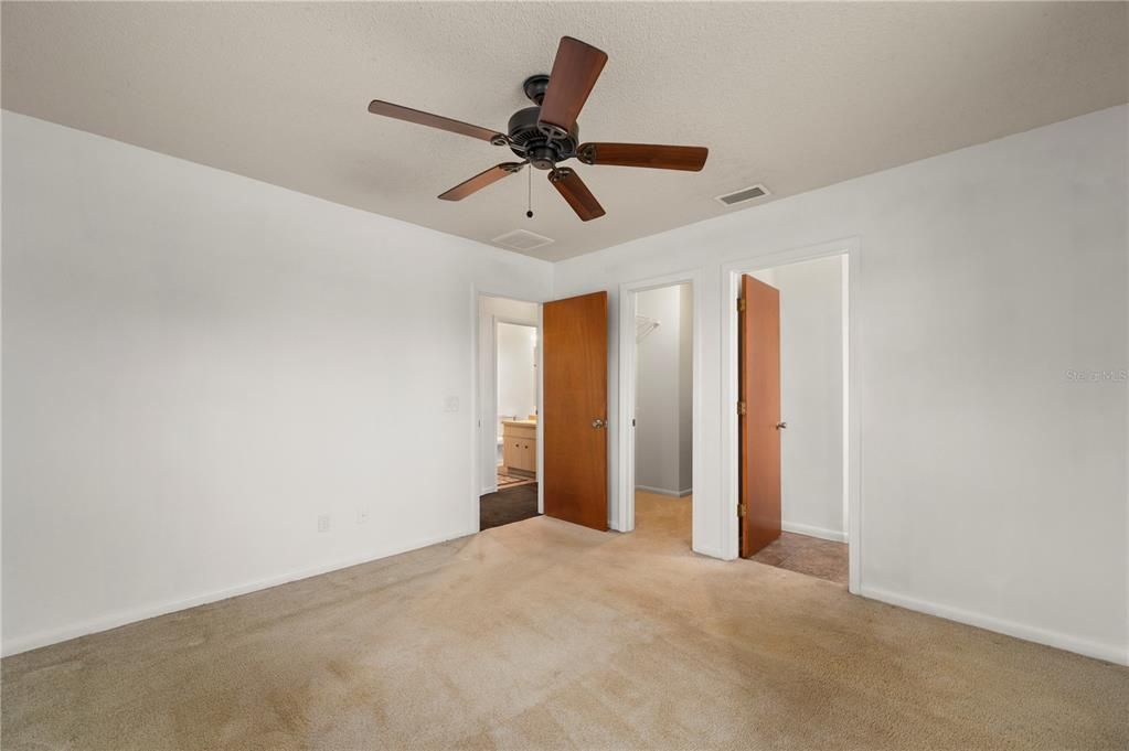 待售: $269,000 (2 贝兹, 2 浴室, 1352 平方英尺)