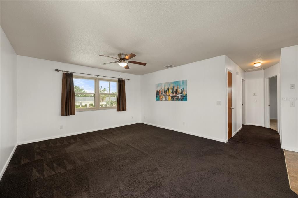 待售: $269,000 (2 贝兹, 2 浴室, 1352 平方英尺)