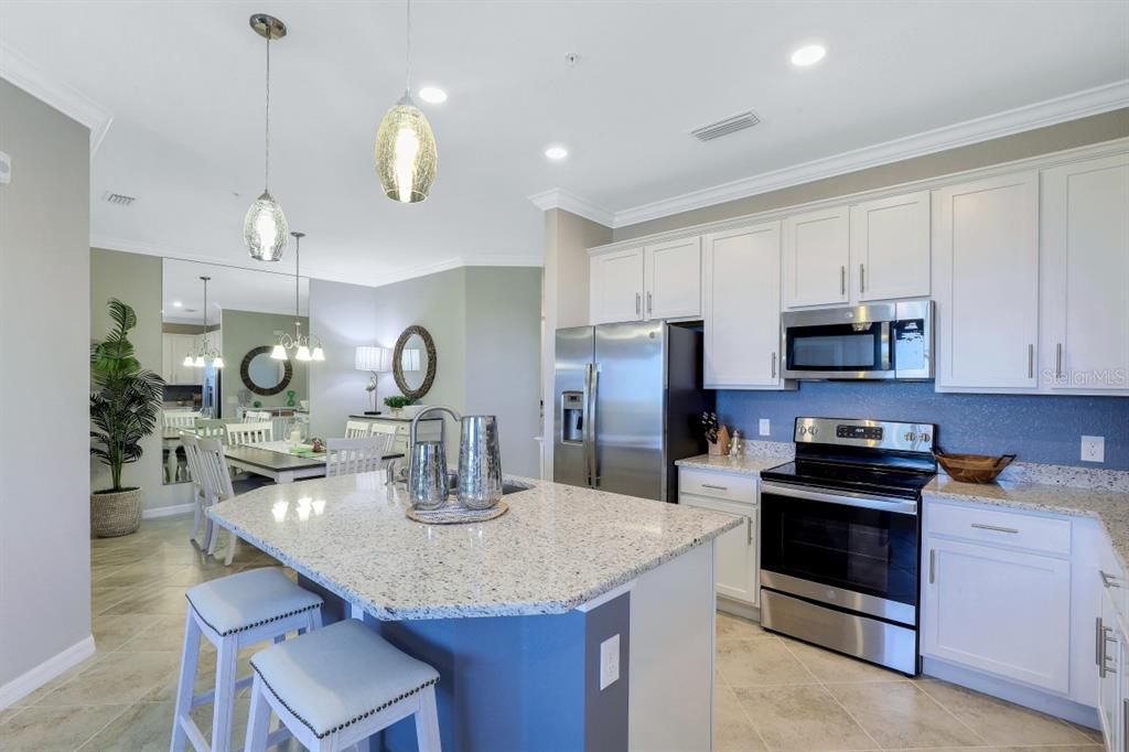 На продажу: $275,000 (3 спален, 2 ванн, 1301 Квадратных фут)