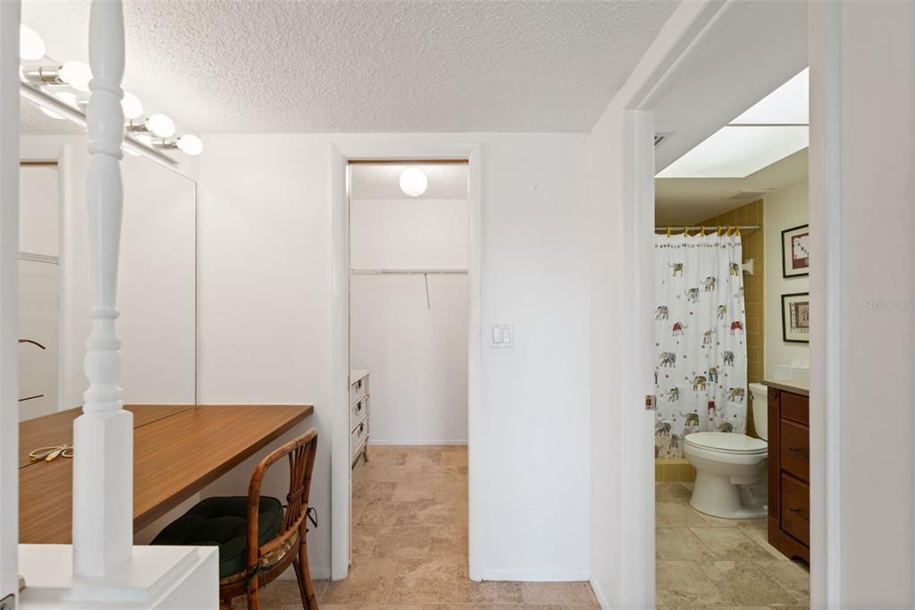 待售: $170,000 (2 贝兹, 2 浴室, 956 平方英尺)