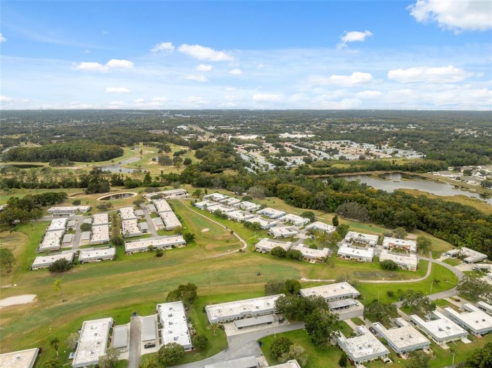 待售: $170,000 (2 贝兹, 2 浴室, 956 平方英尺)