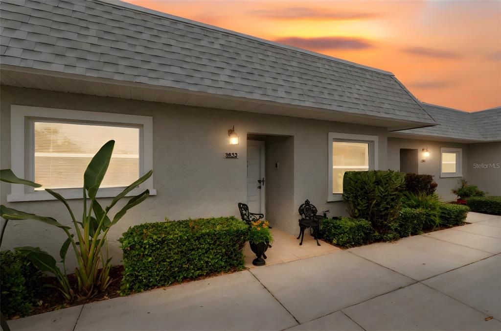 待售: $170,000 (2 贝兹, 2 浴室, 956 平方英尺)