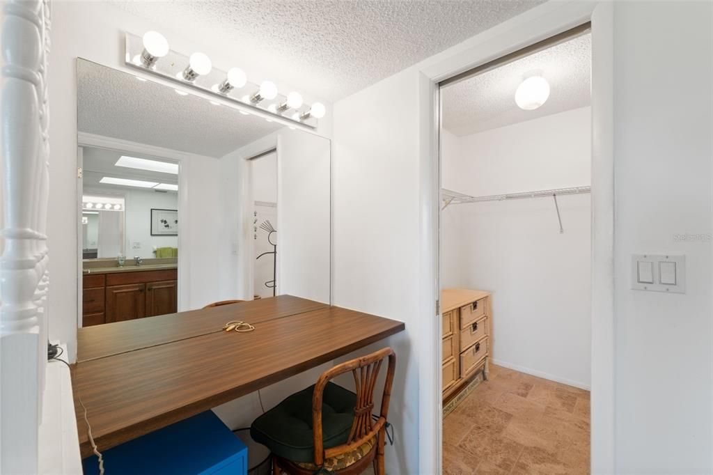 待售: $170,000 (2 贝兹, 2 浴室, 956 平方英尺)