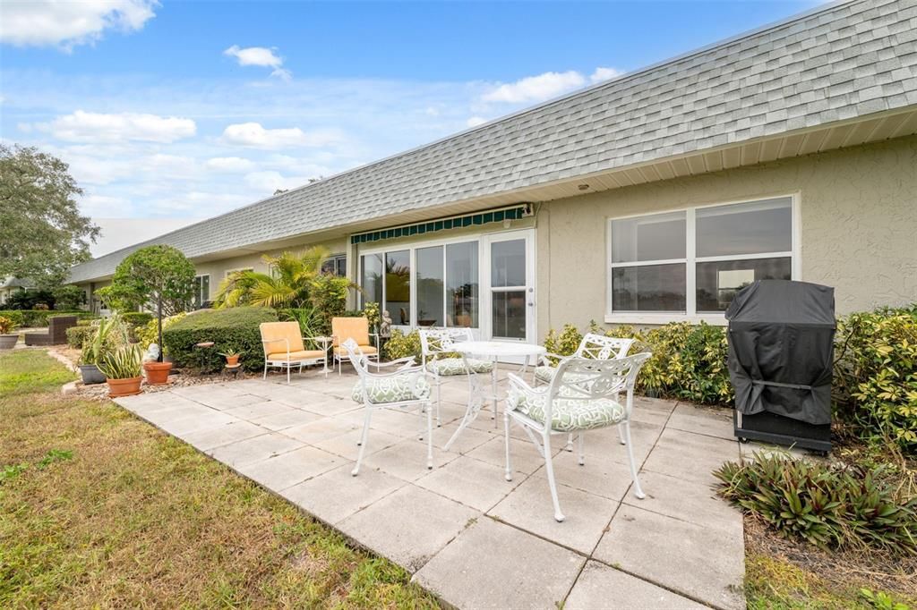 待售: $170,000 (2 贝兹, 2 浴室, 956 平方英尺)