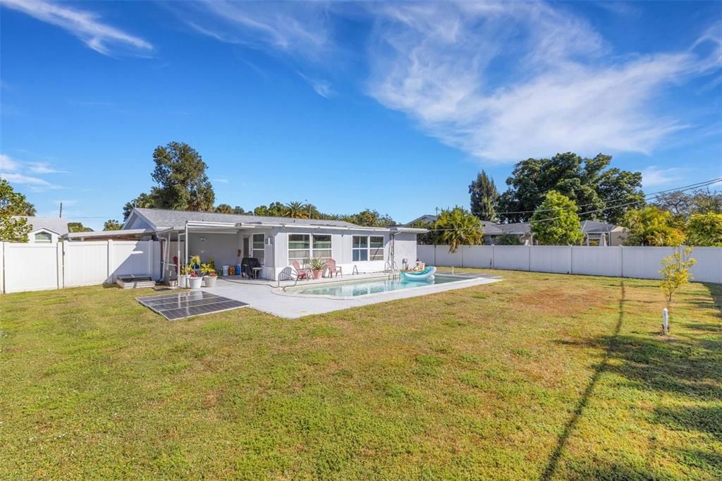 Под контрактом: $249,900 (2 спален, 2 ванн, 1922 Квадратных фут)