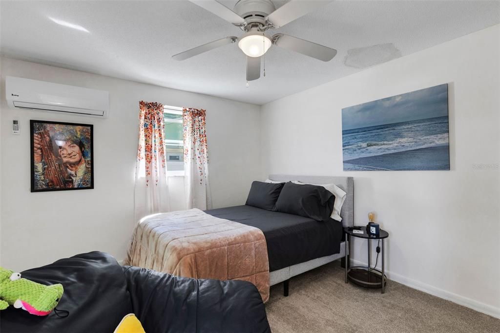 Под контрактом: $249,900 (2 спален, 2 ванн, 1922 Квадратных фут)