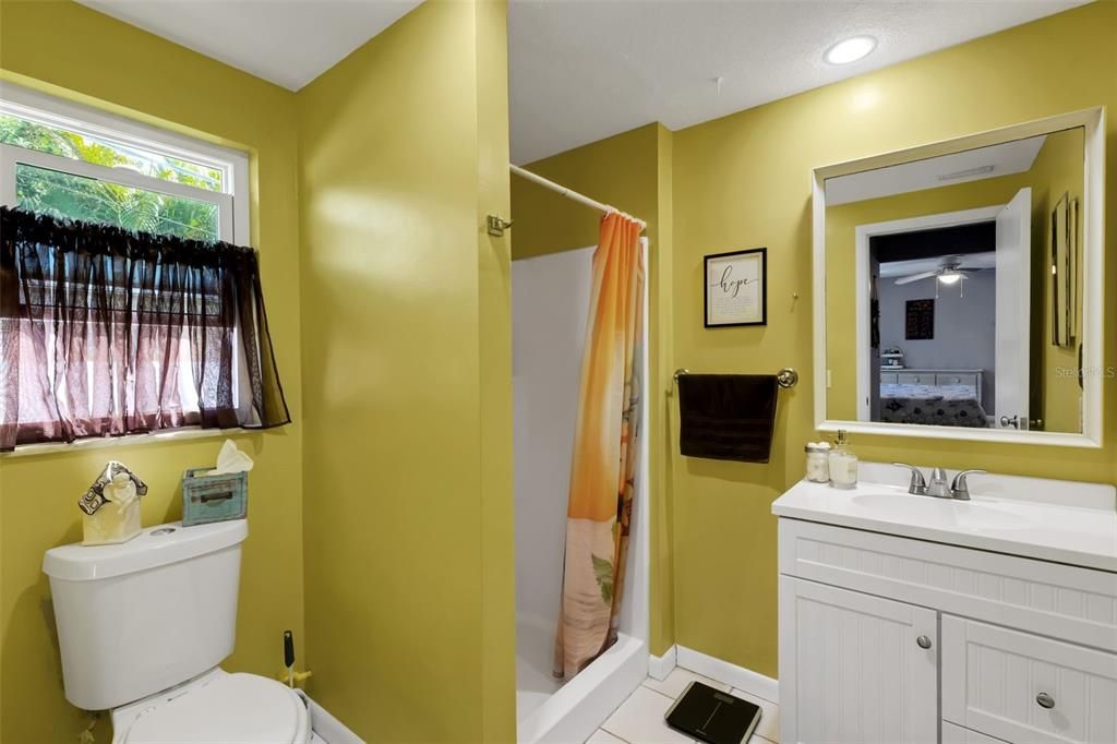 Под контрактом: $249,900 (2 спален, 2 ванн, 1922 Квадратных фут)