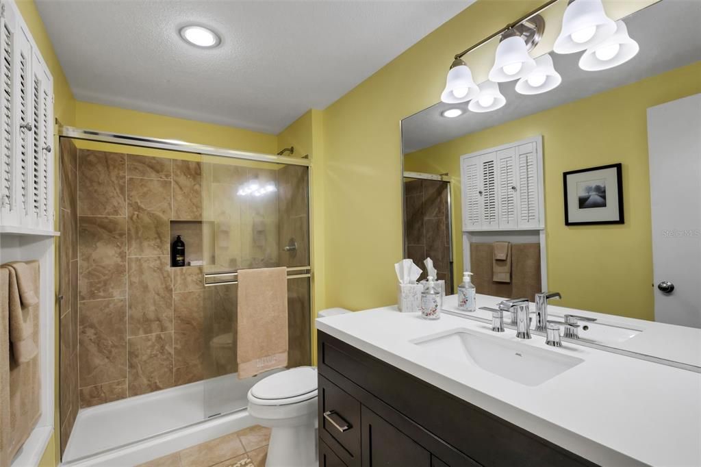 Под контрактом: $249,900 (2 спален, 2 ванн, 1922 Квадратных фут)