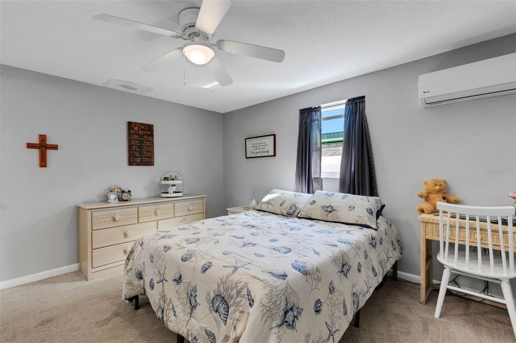 Под контрактом: $249,900 (2 спален, 2 ванн, 1922 Квадратных фут)