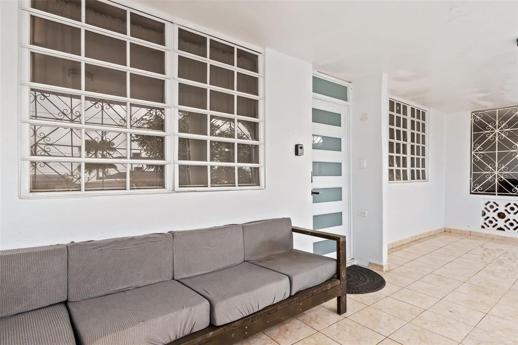 В аренду: $1,850 (3 спален, 1 ванн, 850 Квадратных фут)