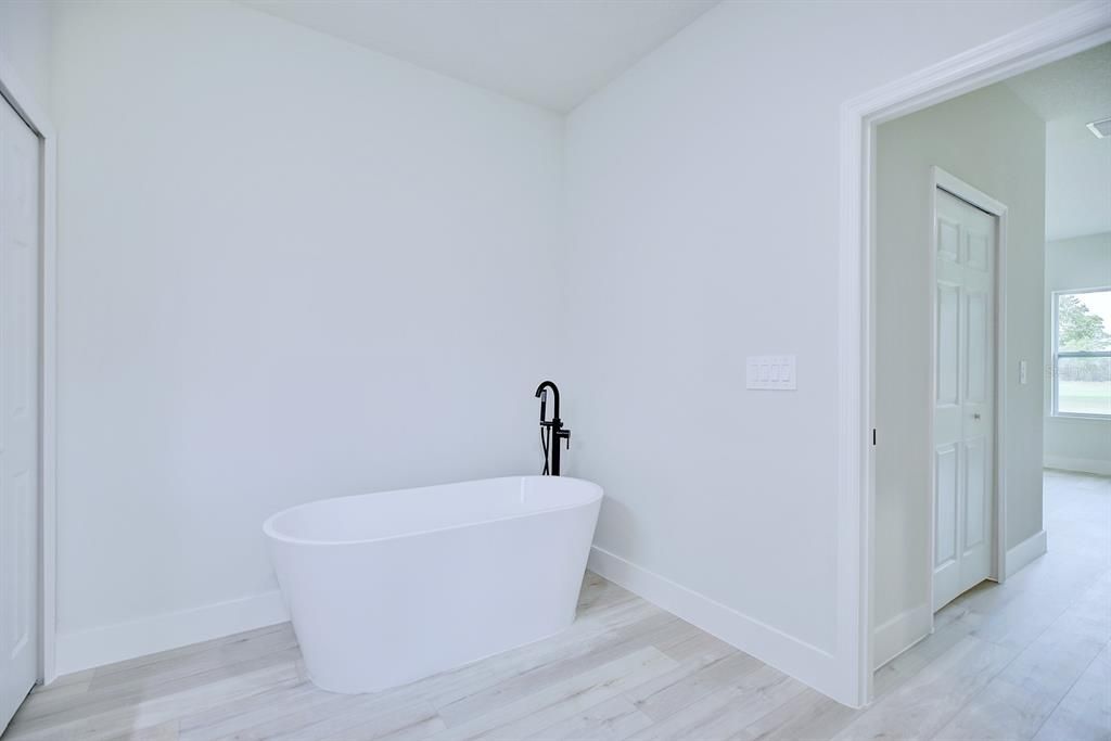 待售: $579,900 (4 贝兹, 4 浴室, 2203 平方英尺)