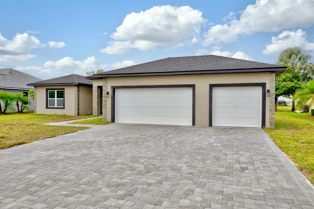 待售: $579,900 (4 贝兹, 4 浴室, 2203 平方英尺)