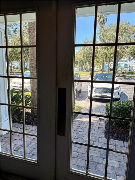 Под контрактом: $3,200 (2 спален, 1 ванн, 912 Квадратных фут)