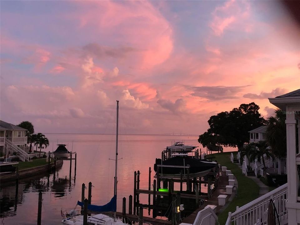 Под контрактом: $3,200 (2 спален, 1 ванн, 912 Квадратных фут)