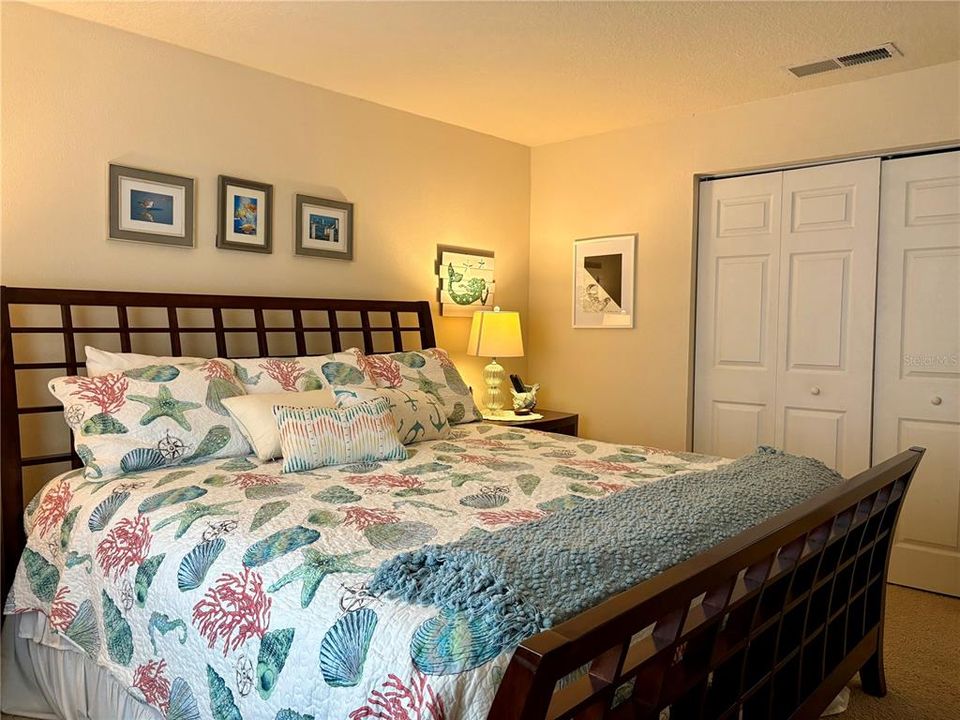 Под контрактом: $3,200 (2 спален, 1 ванн, 912 Квадратных фут)