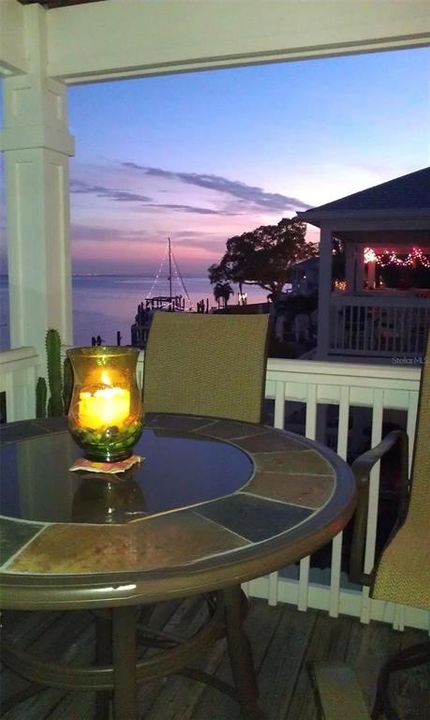 Под контрактом: $3,200 (2 спален, 1 ванн, 912 Квадратных фут)