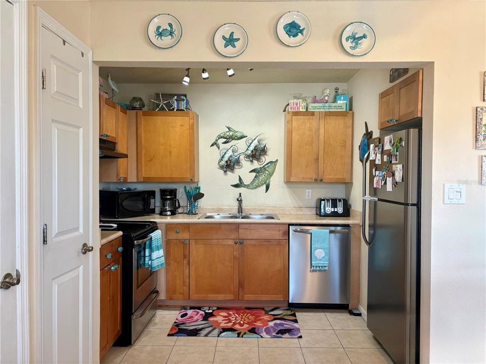 Под контрактом: $3,200 (2 спален, 1 ванн, 912 Квадратных фут)