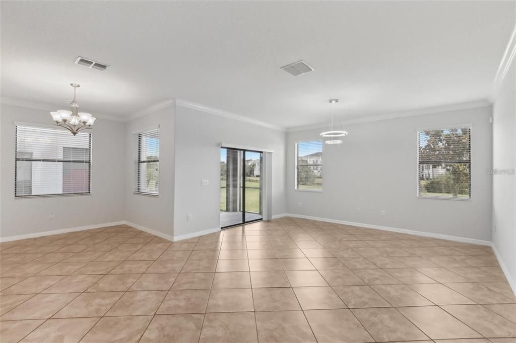 合同活跃: $2,888 (4 贝兹, 3 浴室, 2625 平方英尺)