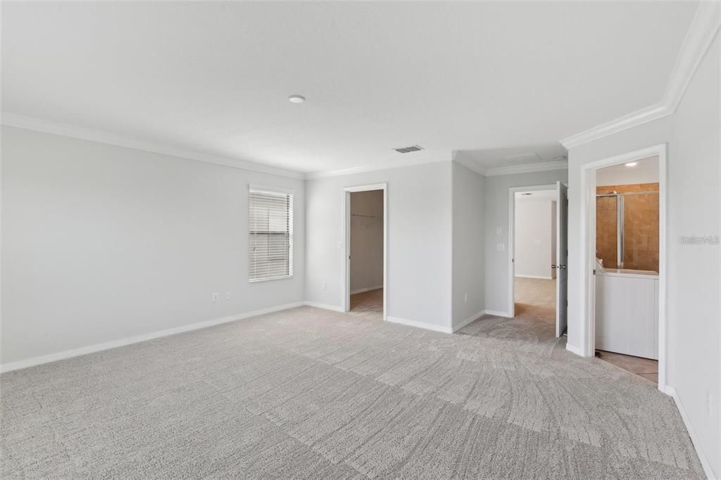 合同活跃: $2,888 (4 贝兹, 3 浴室, 2625 平方英尺)