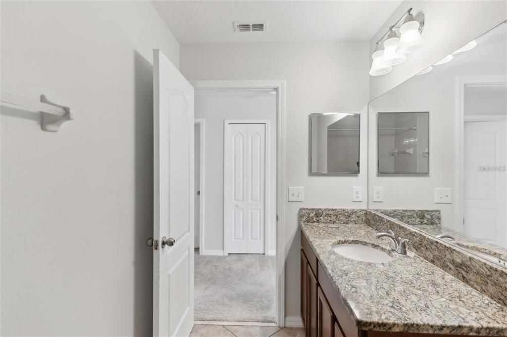 合同活跃: $2,888 (4 贝兹, 3 浴室, 2625 平方英尺)