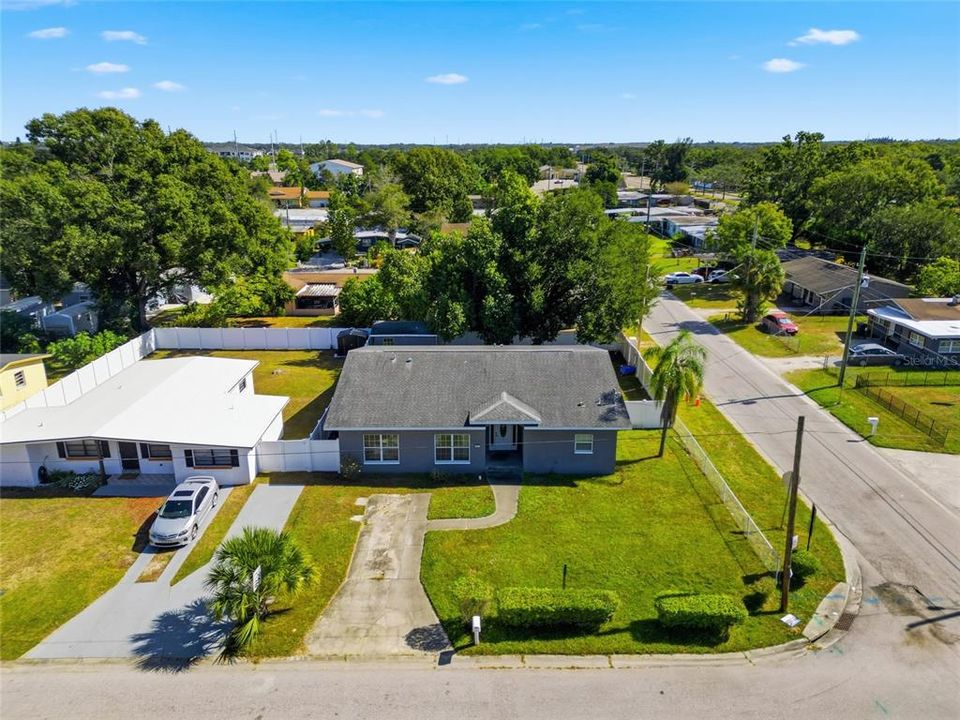 合同活跃: $330,000 (3 贝兹, 3 浴室, 2063 平方英尺)